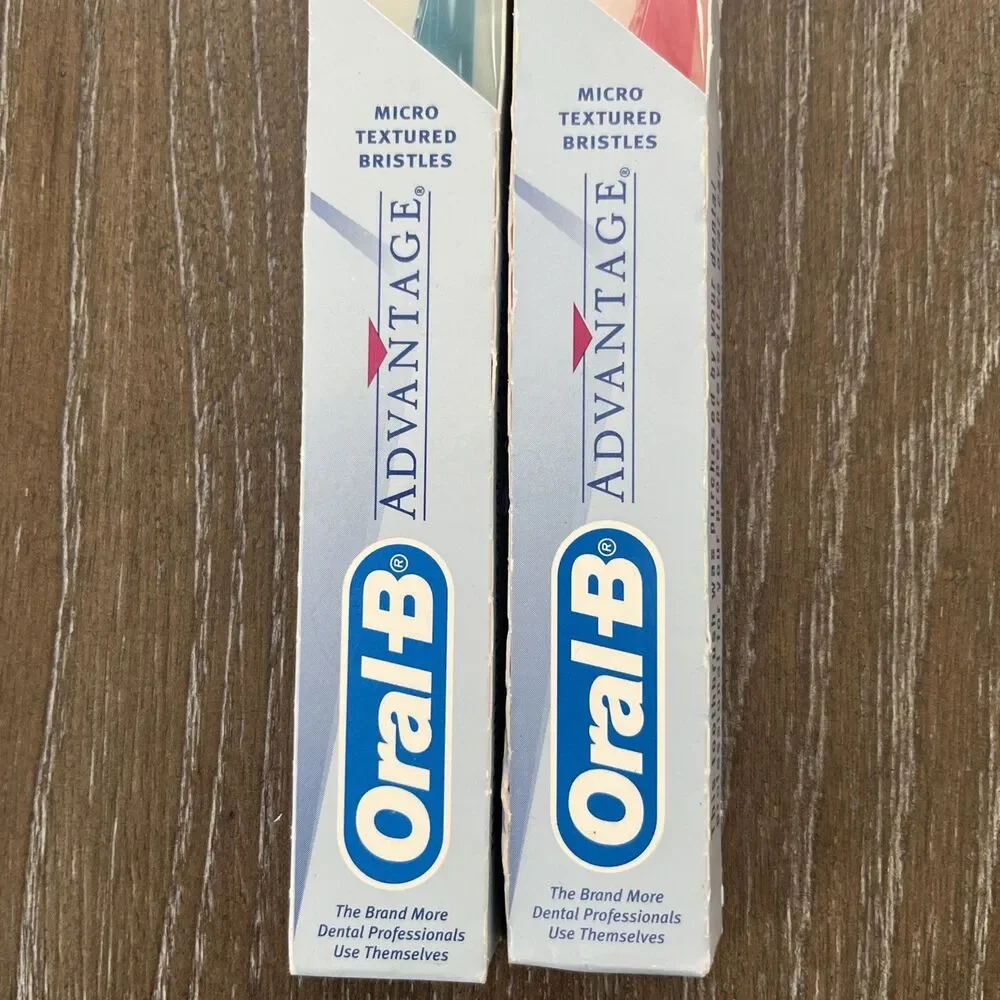 2 LOT 1996 Vintage Oral-B Advantage Toothbrush 35 Soft Straight Micro Texture